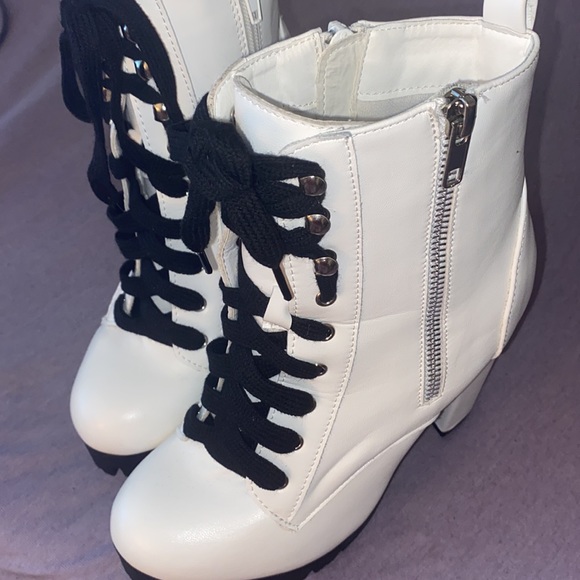 boots - Picture 2 of 2